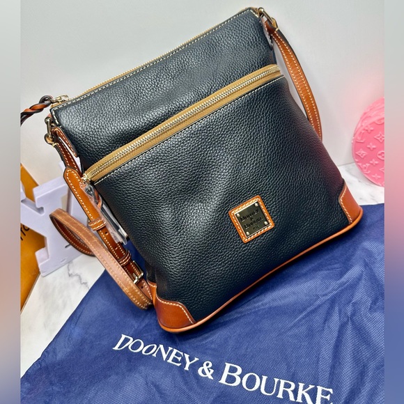 NWT! Dooney & Bourke Black Pebble Grain Leather Crossbody Bag - Picture 6 of 17